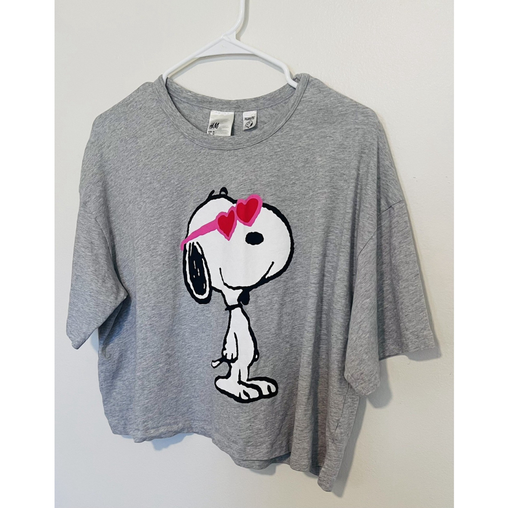 H&M Peanuts Snoopy Tee Women’s Medium Gray Pink Heart Crop Boxy T-Shirt - Picture 4 of 5